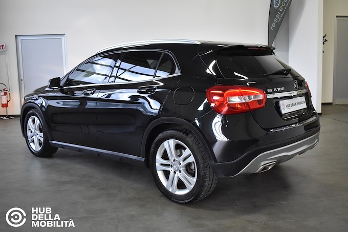 MERCEDES-BENZ GLA 180 CDI Sport